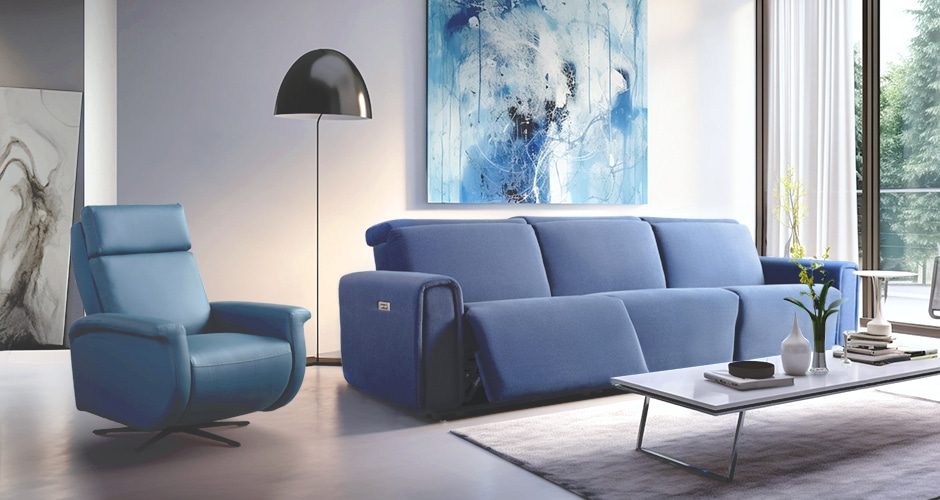 מערכת ישיבה מעוצבת עם ריקליינרים